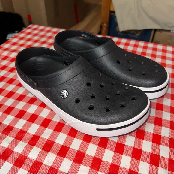 Crocs clogs Men’s black sandals size 13 - Picture 10 of 10